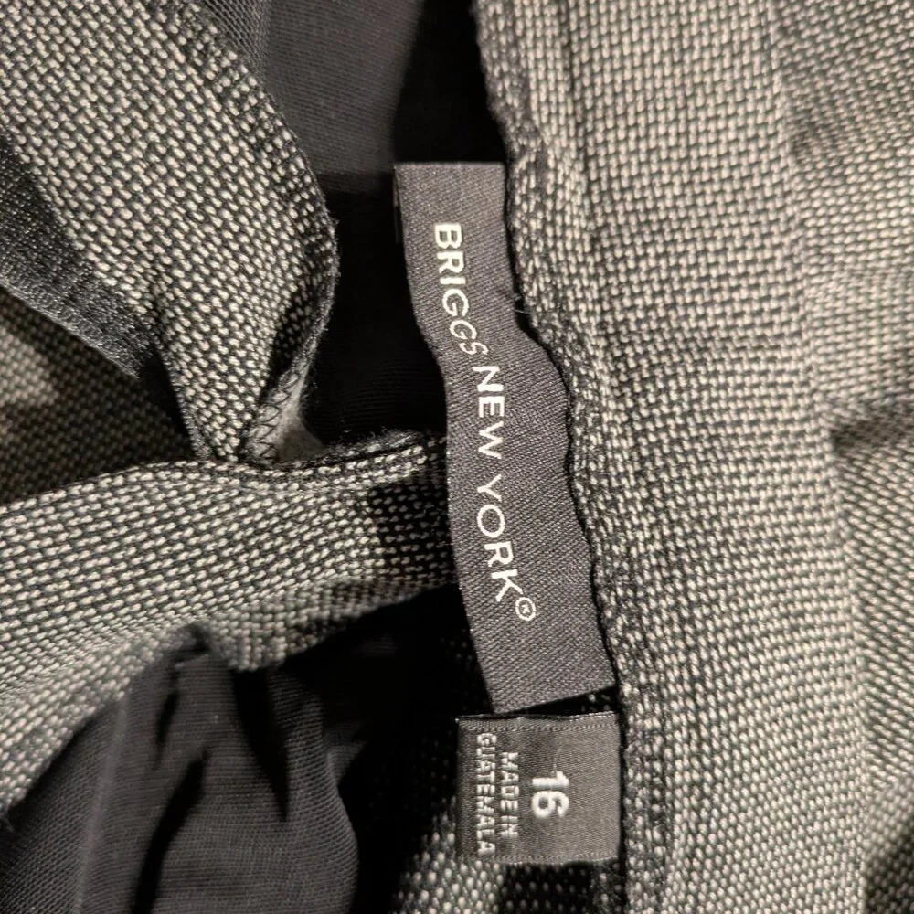 LOWEST PRICE!! BUY TODAY! ~Women's Bundle of two pants. - Picture 5 of 7